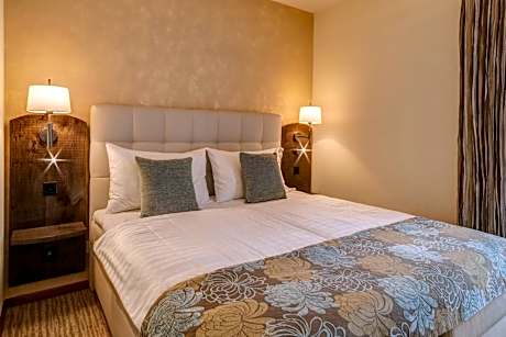 Suite with Garden Access