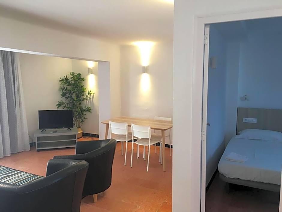 Casa Del Mar Hotel & Apartaments