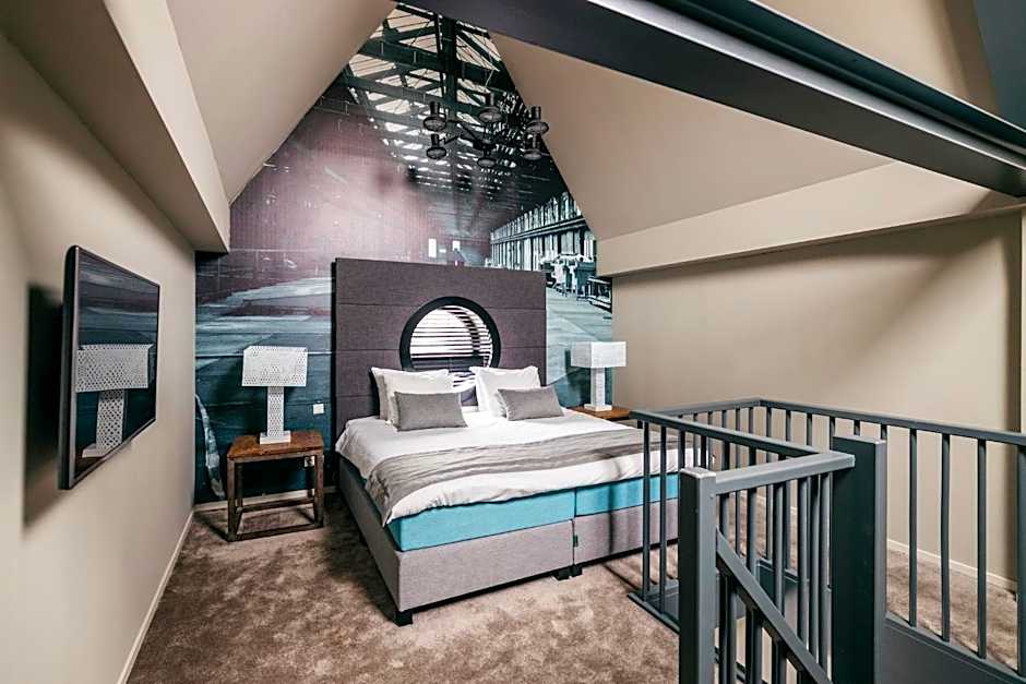 YAYS Amsterdam Maritime by Numa