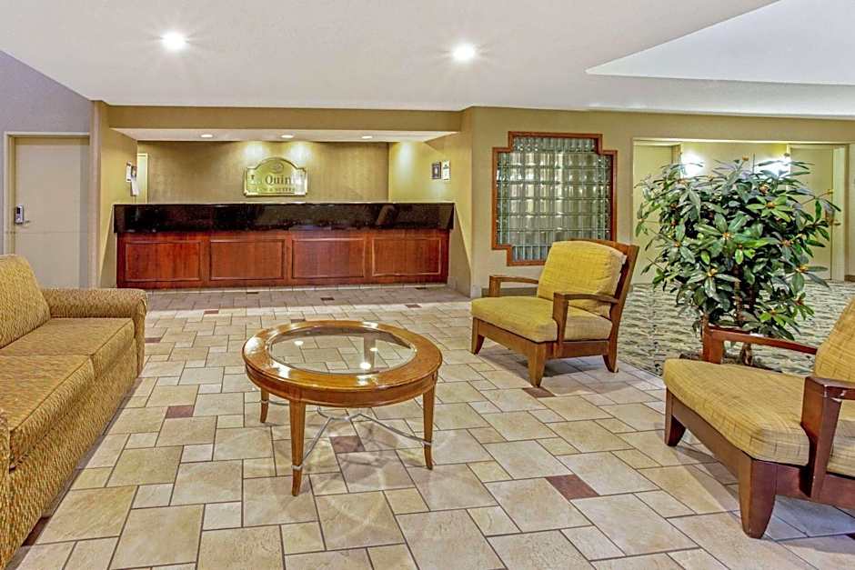 La Quinta Inn & Suites by Wyndham Appleton-College Avenue