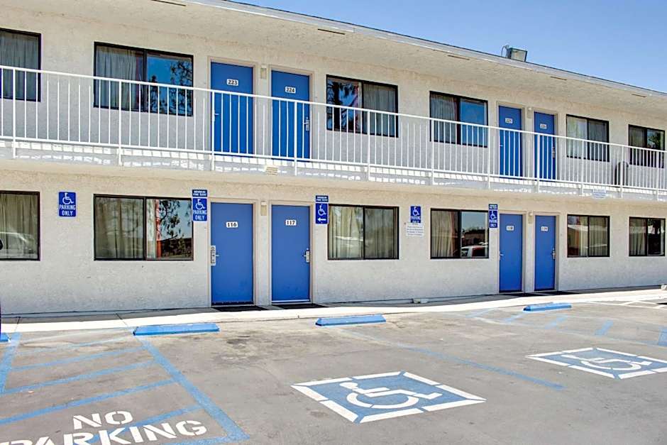 Motel 6-Bakersfield, CA - South