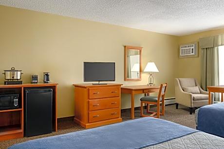 Queen Room with Two Queen Beds - Non-Smoking