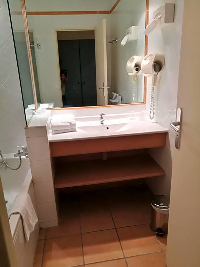 Golden Tulip Avignon Le Paradou