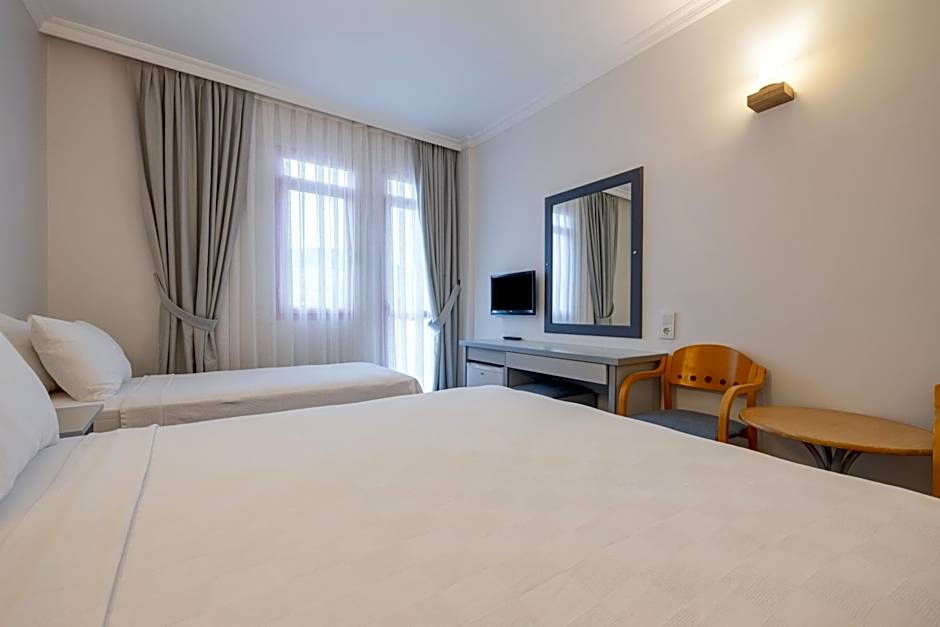 Hanedan Beach Hotel