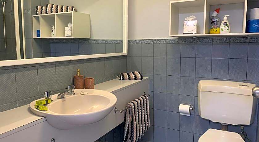 Cairns Holiday Lodge