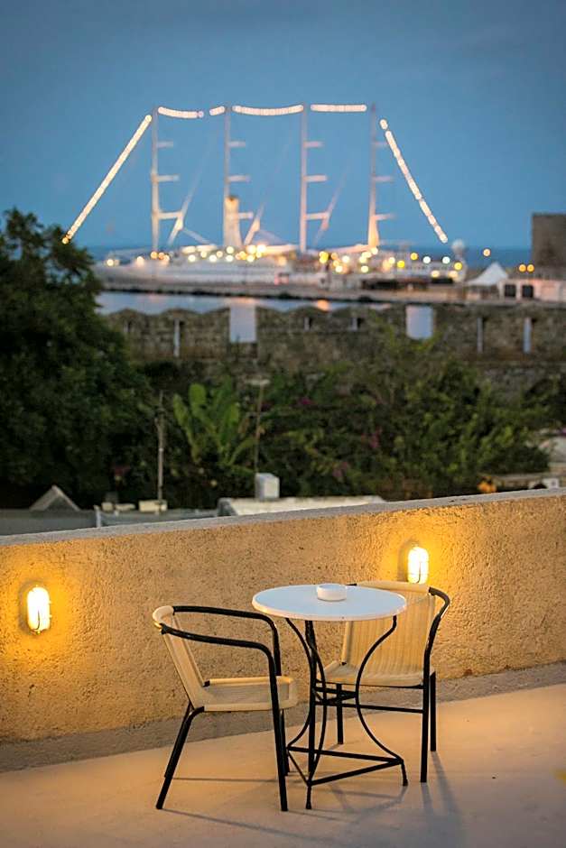 Camelot Traditional & Classic Hotel