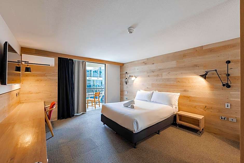 Bunk Surfers Paradise 18-35 Backpacker Hostel