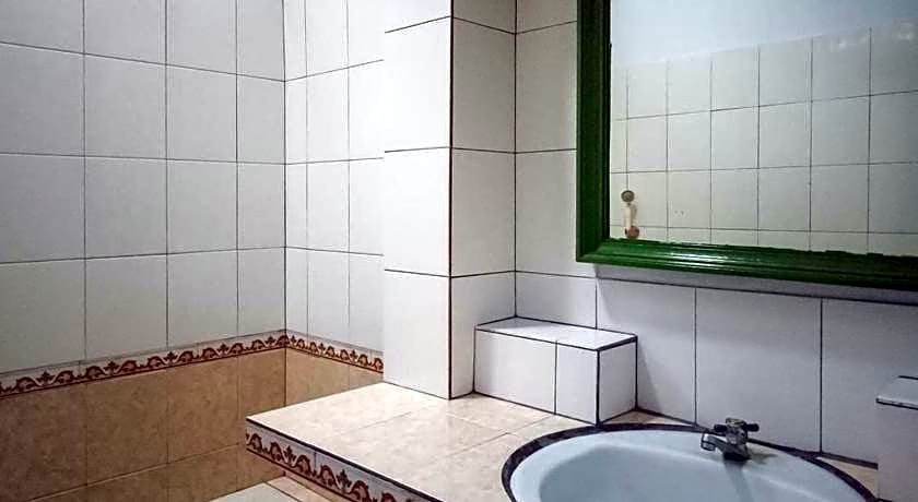 DATON HOUSE near Bali Zoo Ubud Mitra RedDoorz