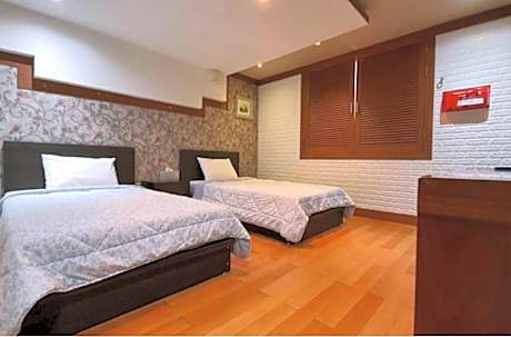 Twin Room - Double & Single Beds