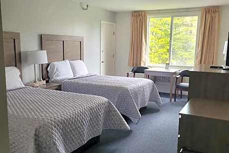 Standard Double Room with Forest View