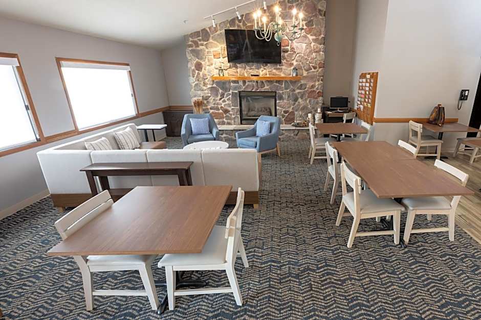 AmericInn by Wyndham Sturgeon Bay