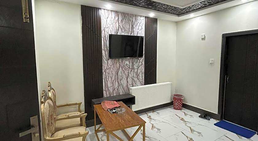 Hotel Blue Rock – Murree, IN