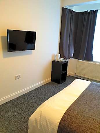 Twin Room with Private Bathroom