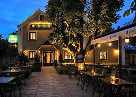 Hotel & Restaurant Pod Kaštany
