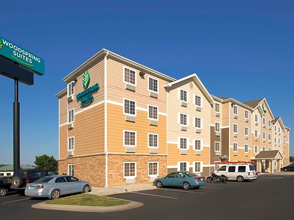 WoodSpring Suites Lincoln Northeast I-80