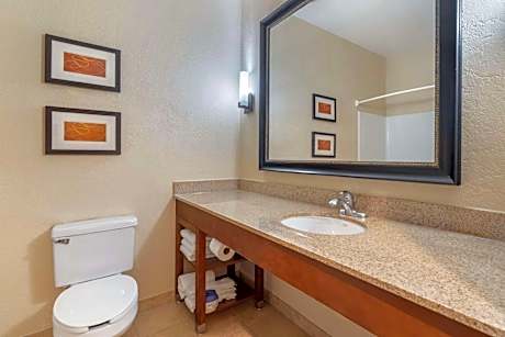 Queen Suite with Two Queen Beds - Non-Smoking