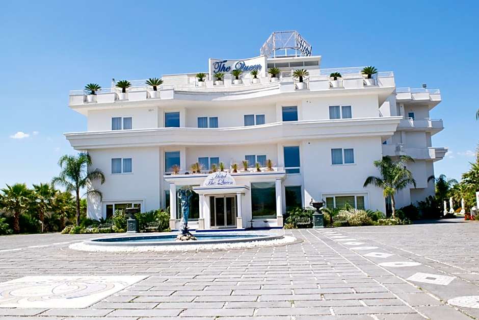 Hotel The Queen