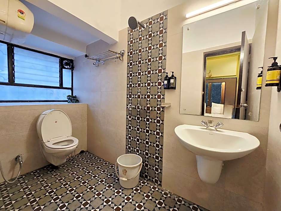 Hotel Trimoorti