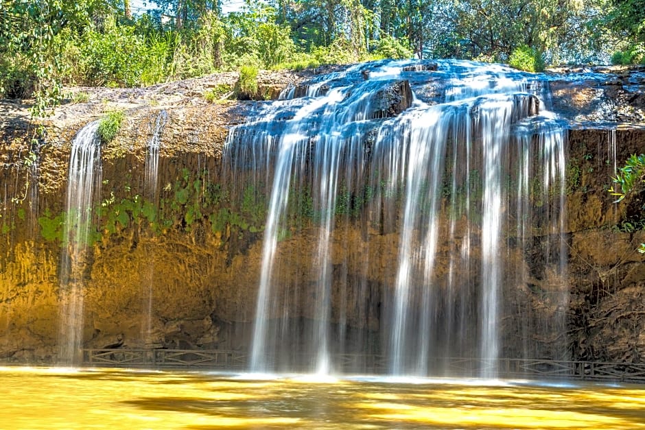 OYO 1196 Le Vu Hotel