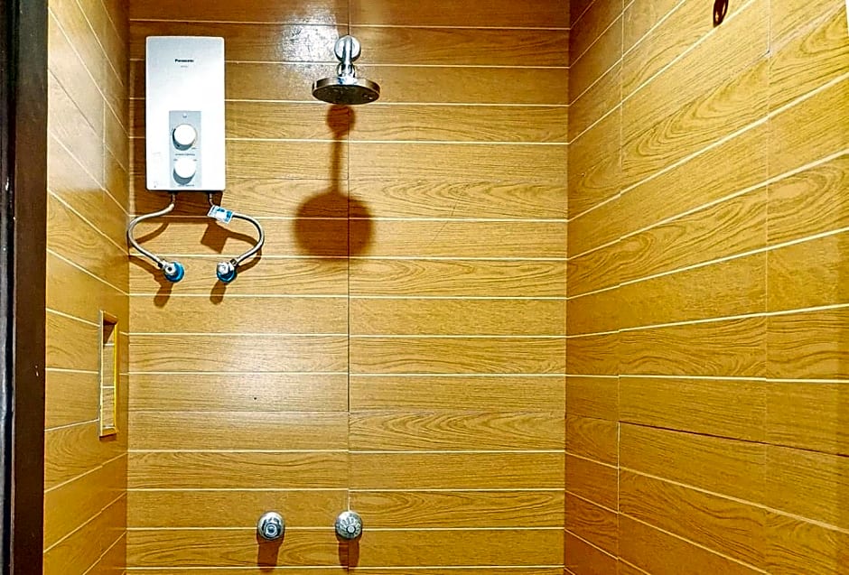 RedDoorz @ Jackie’s Hotel & Restaurant