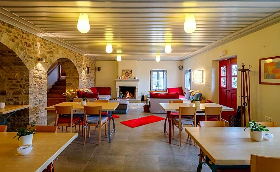 Kyriaki Guesthouse & Suites