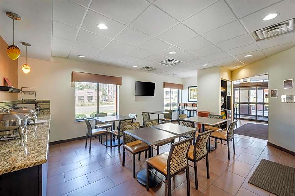 Best Western Plus College Park Hotel