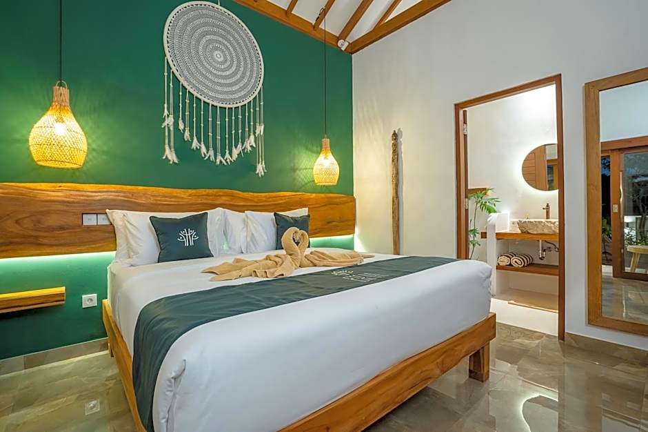 EHOA NYANYI BEACH Boutique Hotel - In front of entrance to NUANU