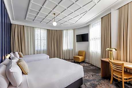 Royal Exhibition Hotel