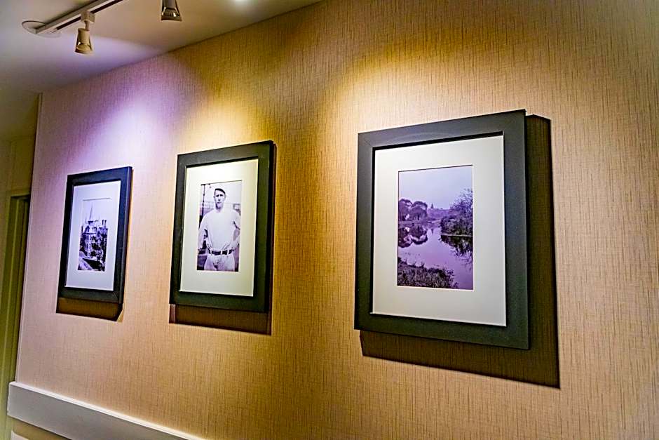 The Inn At Longwood Medical