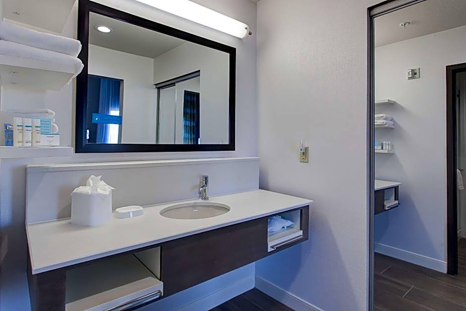 Hampton Inn By Hilton & Suites-Wichita/Airport, KS