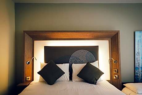 Superior Queen Room with Sofa Bed