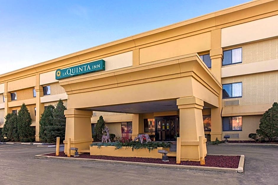 La Quinta Inn & Suites by Wyndham Milwaukee Airport / Oak Creek