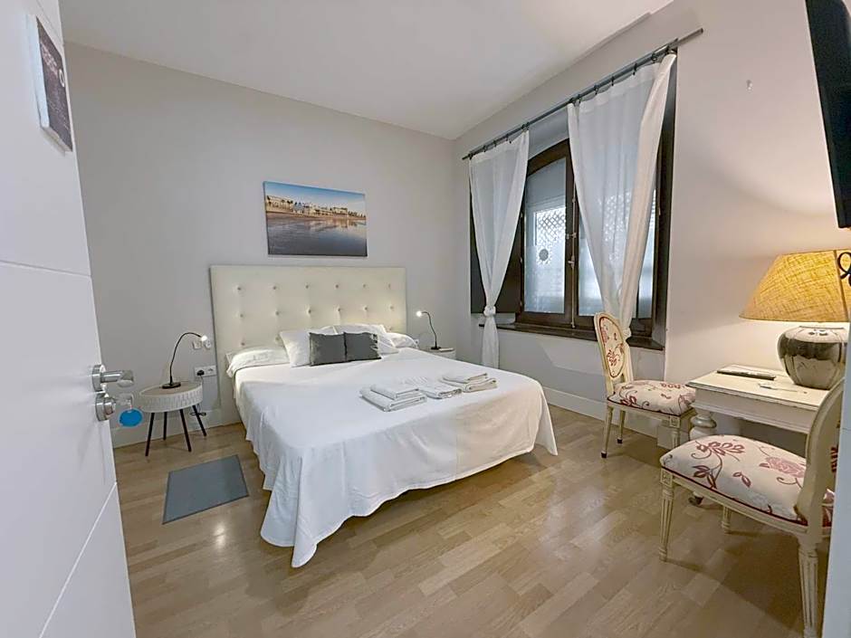 Apodaca Rooms
