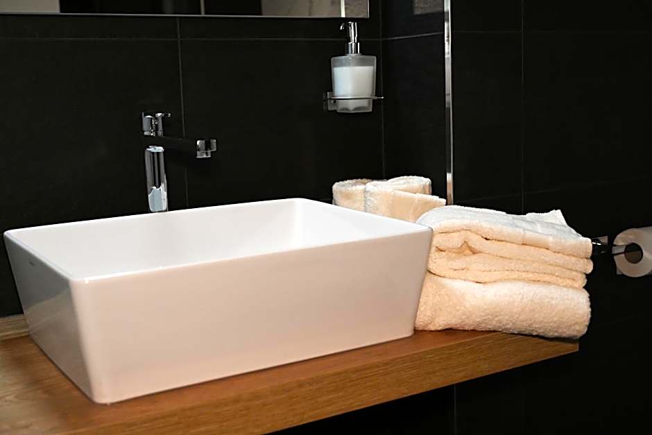 Palace Eight - Suites & Spa