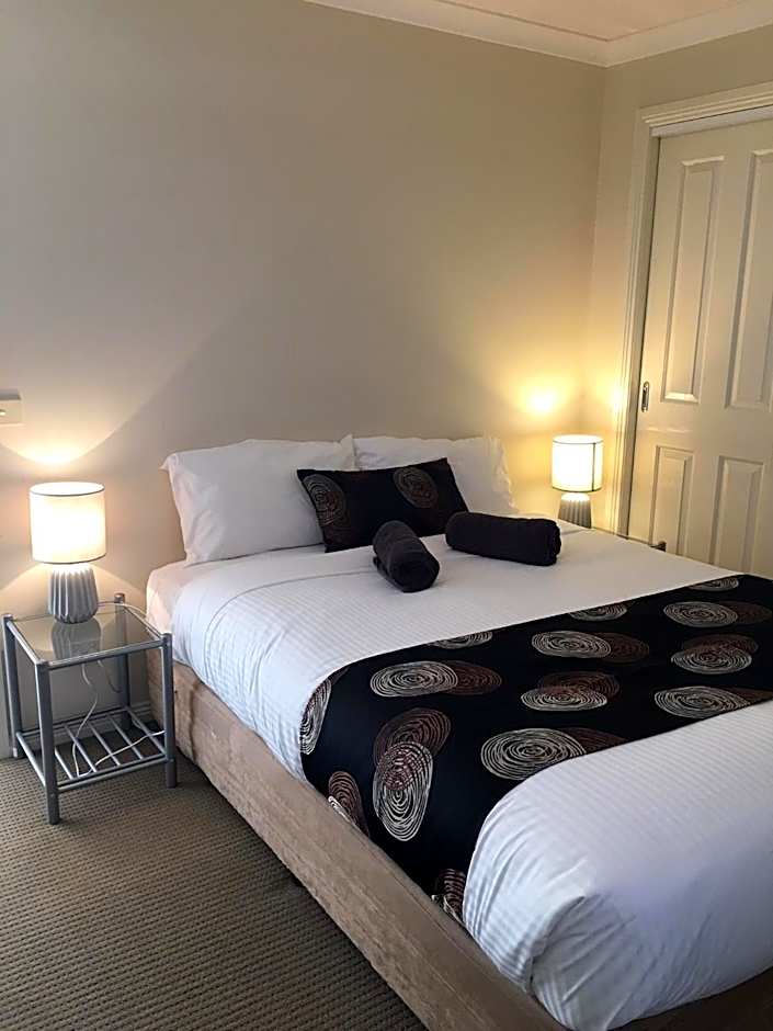 Melton Motor Inn