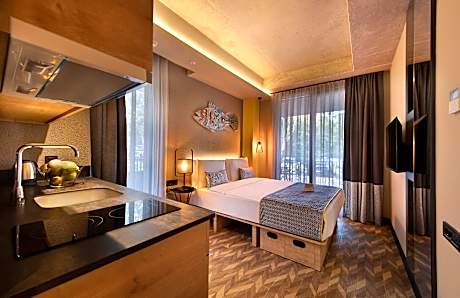 Studio Apartment - Non-Smoking