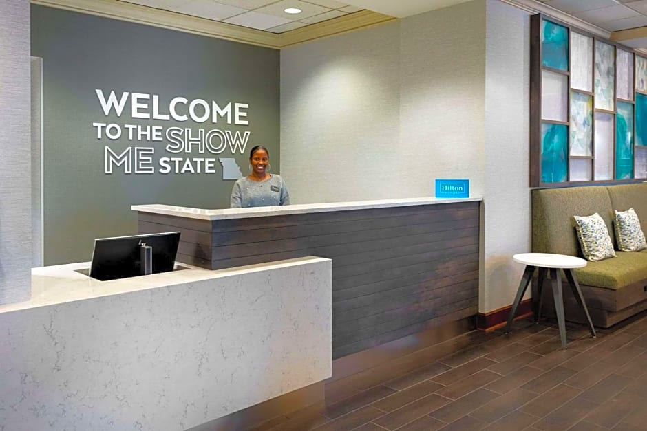 Hampton Inn By Hilton & Suites Kansas City-Country Club Plaza