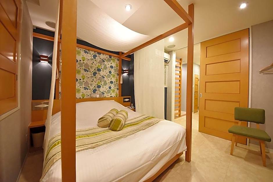 Hotel Woo (Adults Only)