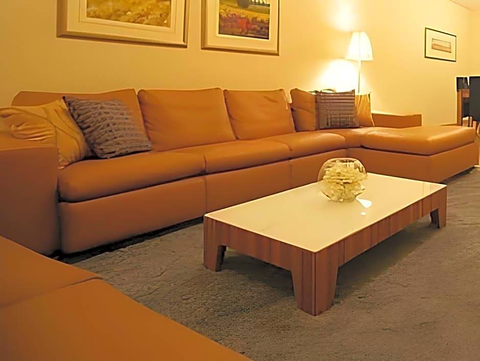 Nojoum Hotel Apartments LLC