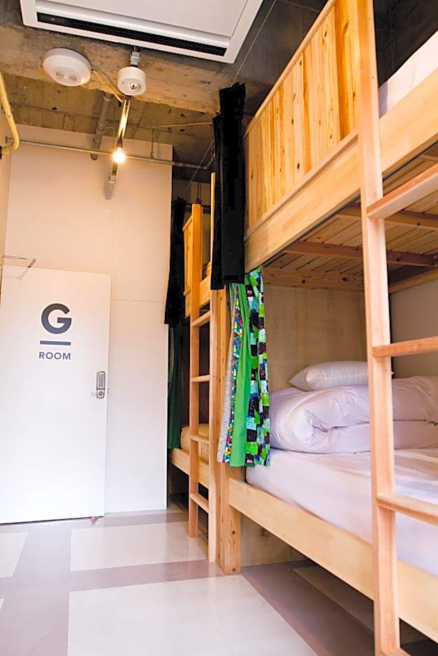 Hostel TangaTable