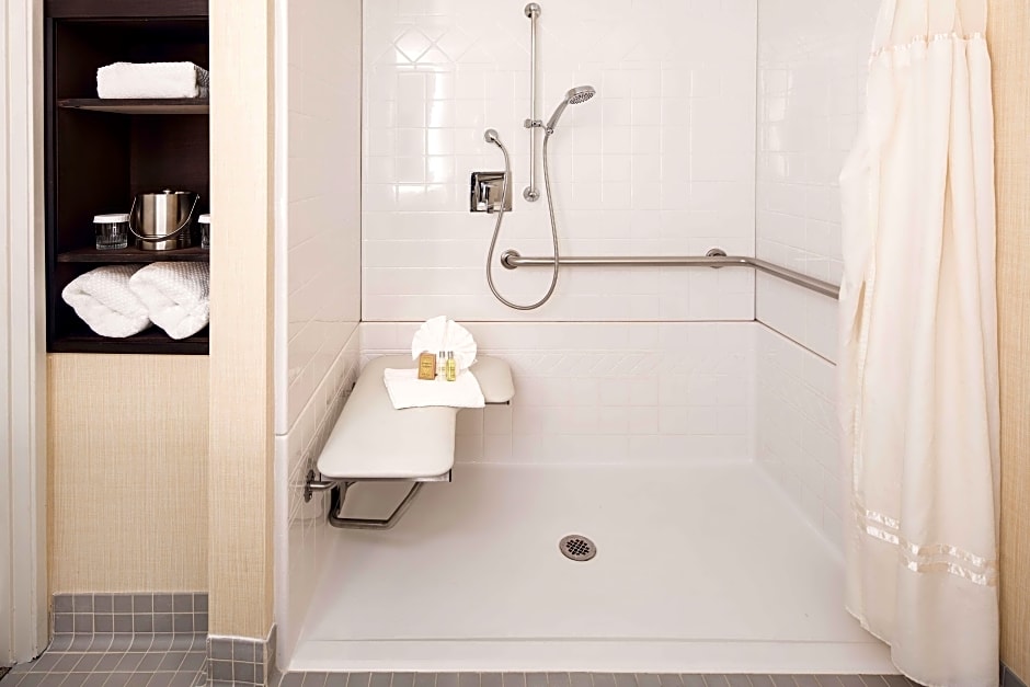 Photo 1 of 2 of 2 Queen Beds, Hearing/Mobility Accessible, Roll in Shower, Balcony