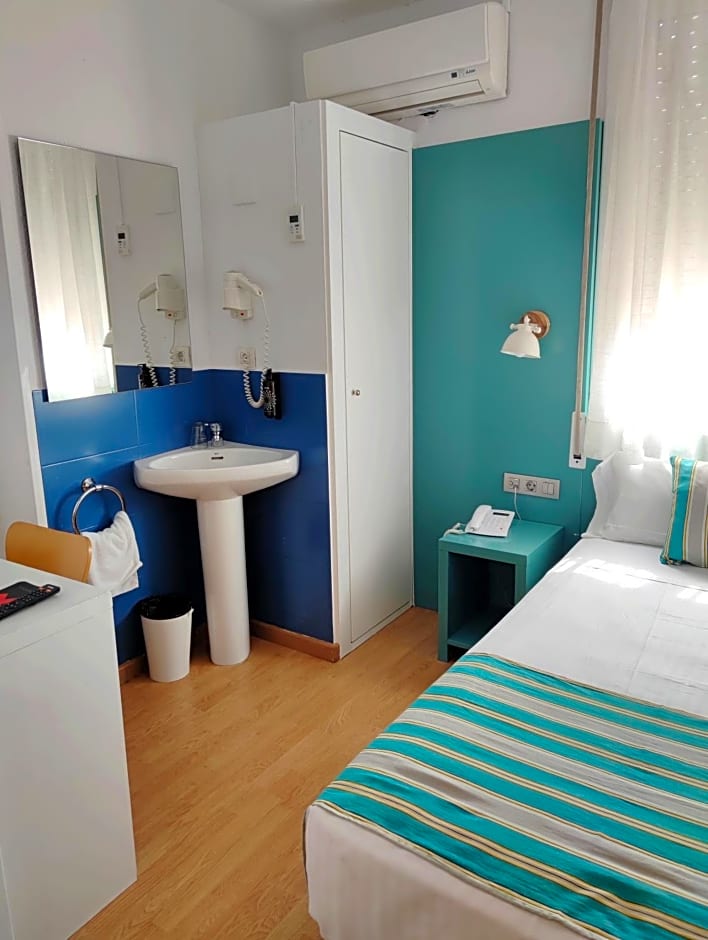 Yomo Hostal BCN Port