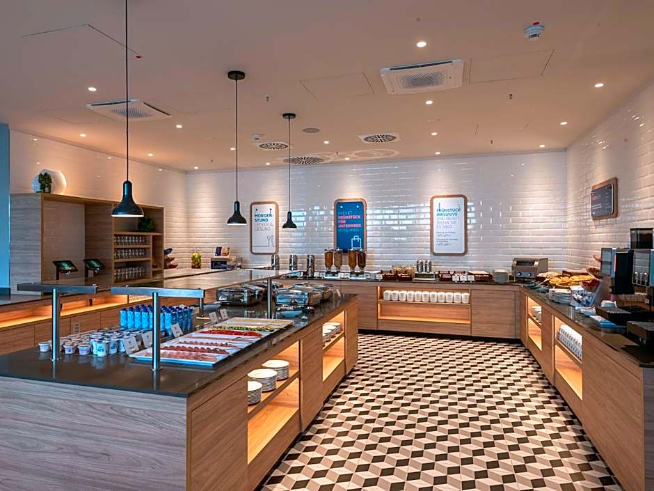 Holiday Inn Express Dusseldorf- Hauptbahnhof By IHG
