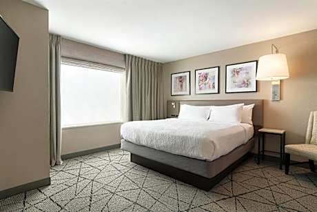 1 King Bed Junior Suite Hearing Accessible