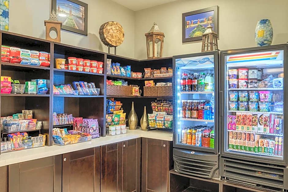 Holiday Inn Express and Suites Edwardsville By IHG