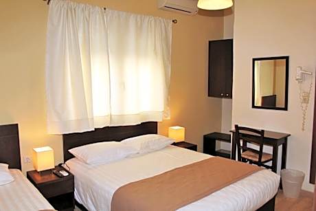 Economy Triple Room