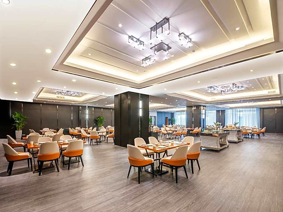 Novotel Zhengzhou Convention Centre Hotel