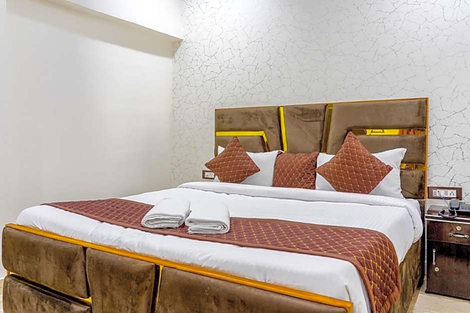 Goroomgo Ganges Place Varanasi Near Assi Ghat