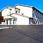 Super 8 by Wyndham Greensboro/Coliseum/Conv.