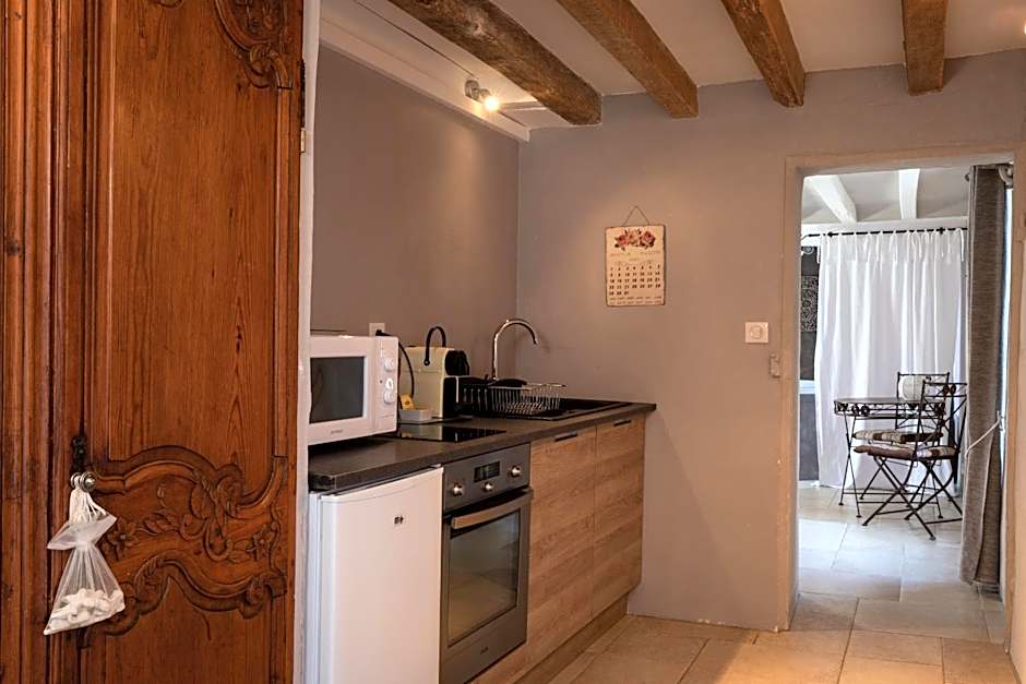 CHARME AU FIL DE L'EAU